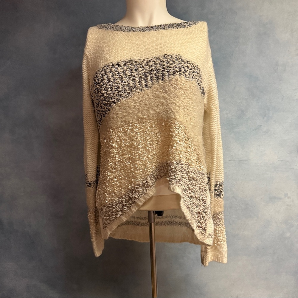Buckle sweater